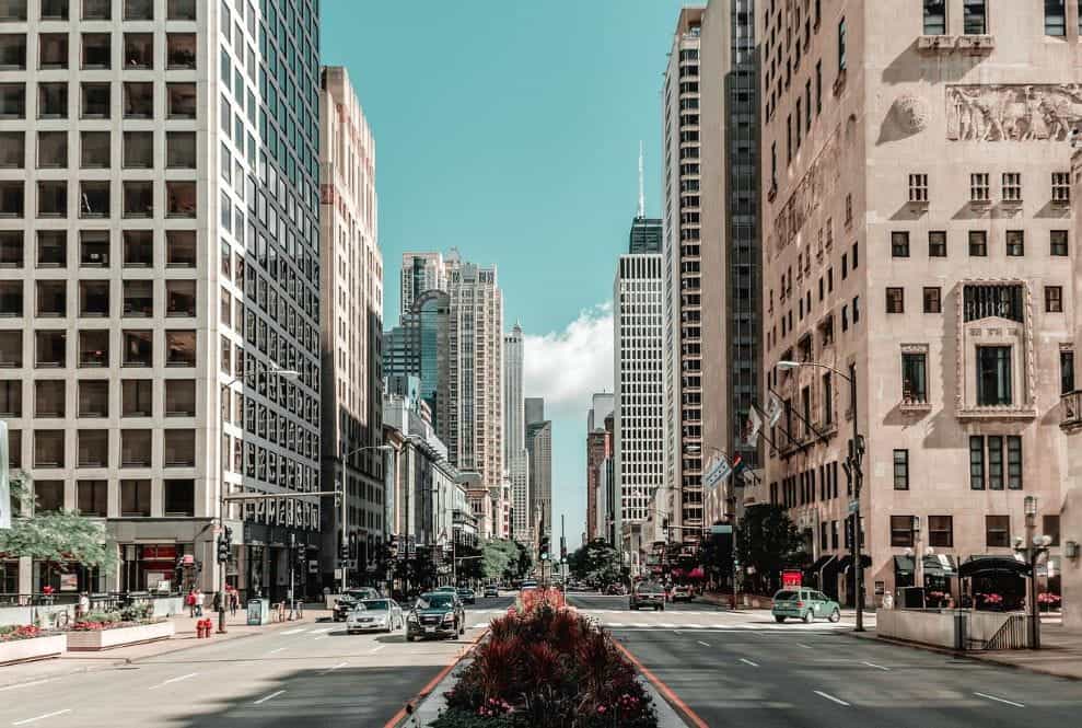 A large avenue in downtown Chicago.