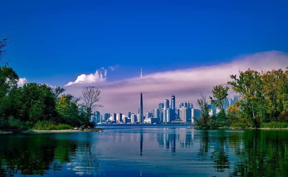The skyline of Toronto, Ontario.
