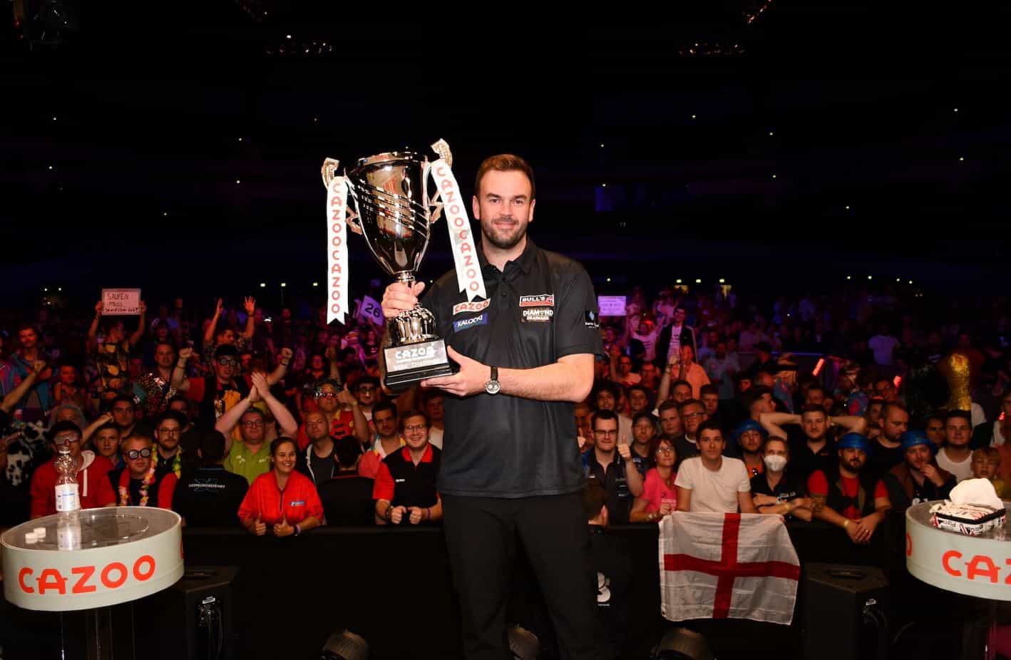 Ross Smith shows off his 2022 European Championship trophy.